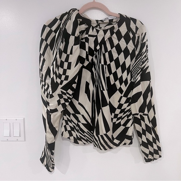 Zara Black and Ivory Pleated Top Women’s Sz M - Picture 3 of 10